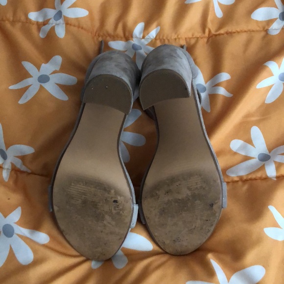 Steve Madden Taupe Heels 7.5 - Picture 4 of 5